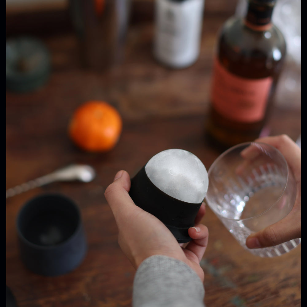 A set of 2 round ice cube maker. It produces a perfect ice sphere, makes it a great gift for whiskey lovers and old fashioned cocktail. An unusual whisky gifts